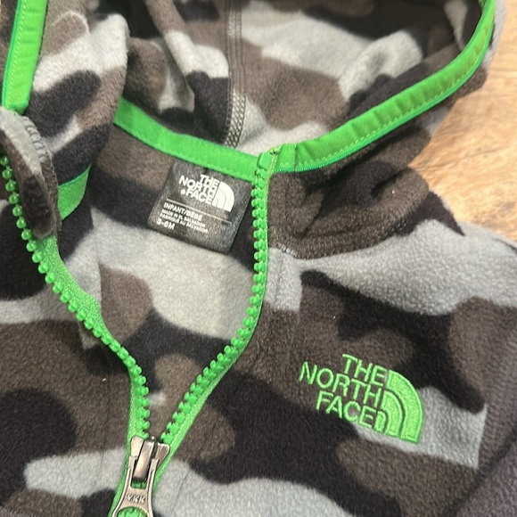 The North Face Infant Fleece Jacket  Full Zip Grey green camo 3-6 months - Picture 2 of 4